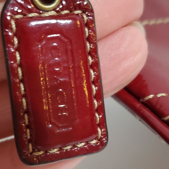 Coach Patent Leather Zip Top Wristlet Wallet Pouch Burgundy Red Color Bronze Hdw - Picture 4 of 8